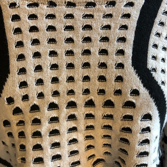 Knit Cropped Top - Picture 4 of 4